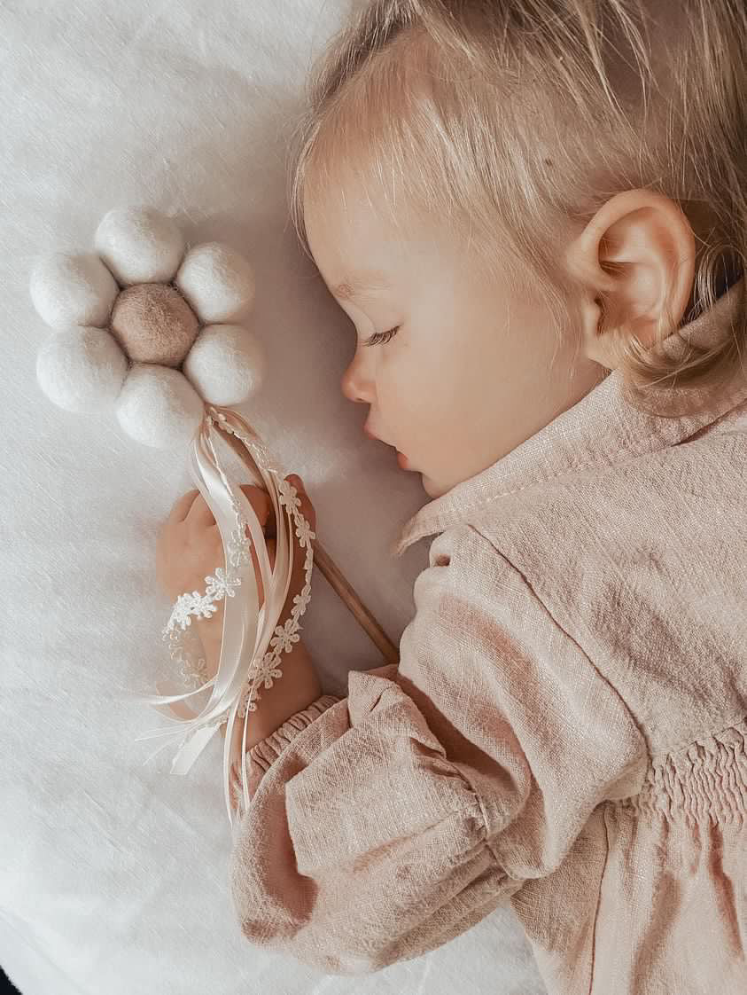 Daisy Flower Wand - Marshmallow