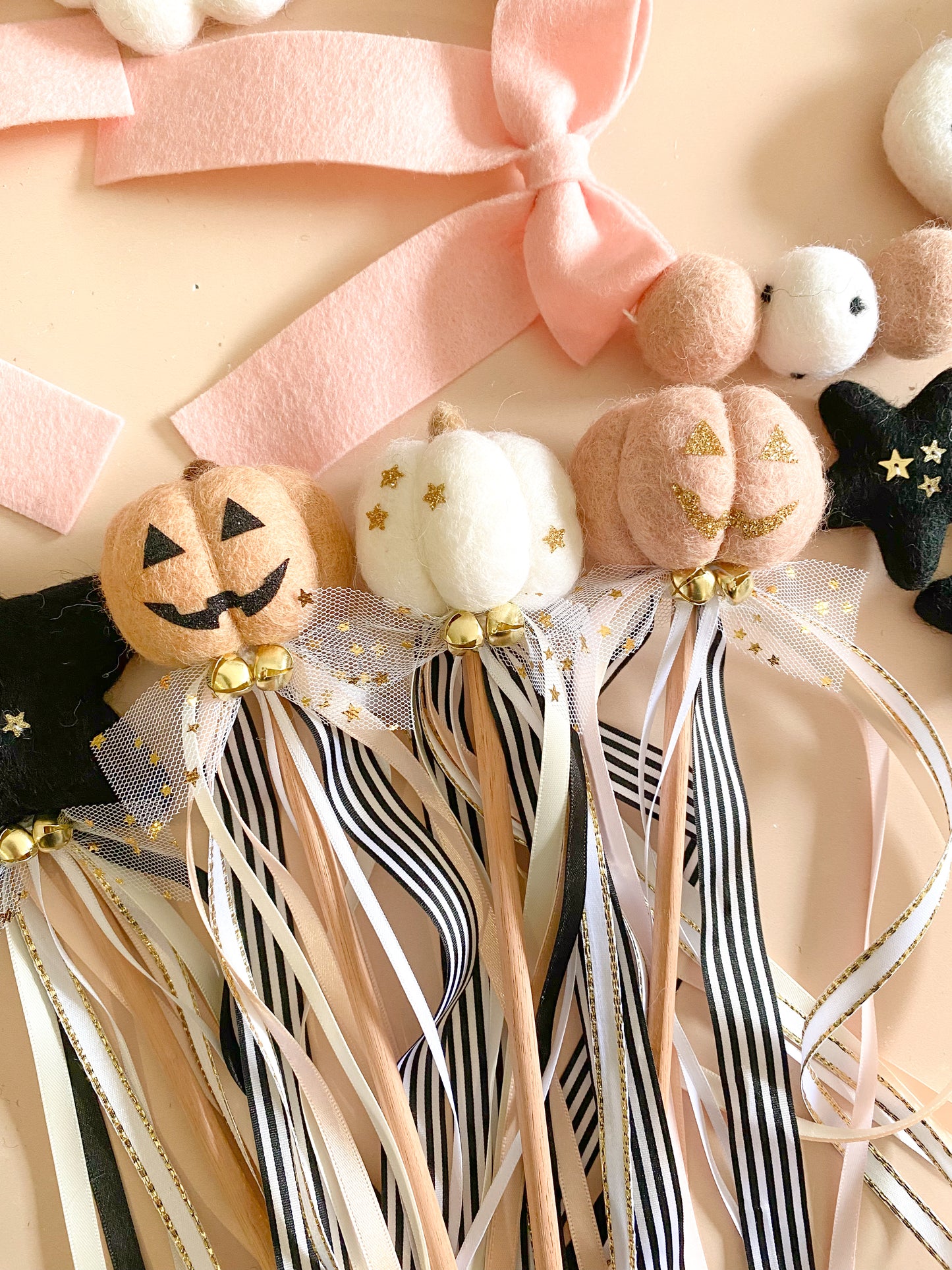 Jack O' Lantern Wand - Pink