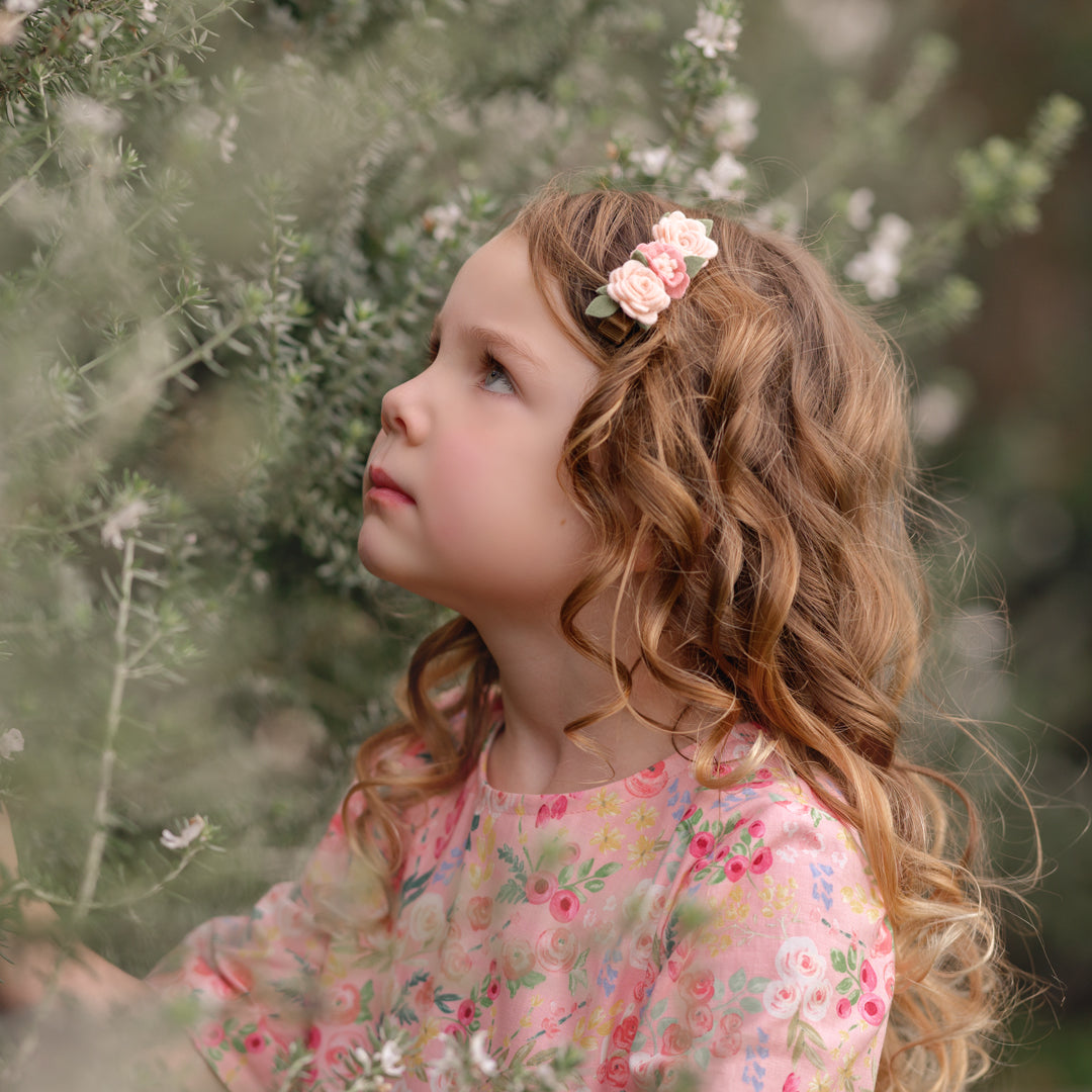 Dainty Flower Bar Clip - Classic Blush