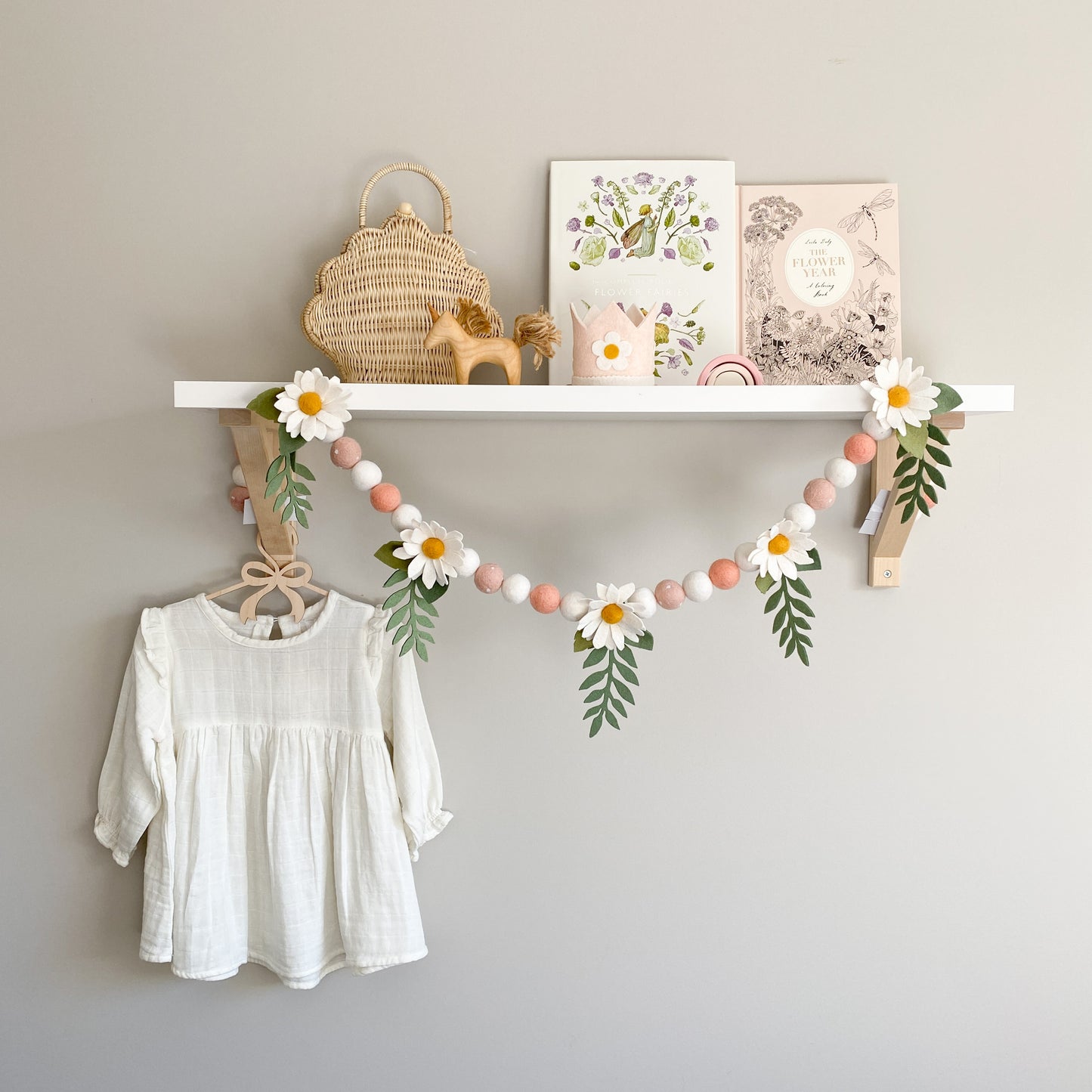Spring Daisy Flower Garland