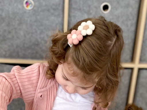 Pompom Daisy Bar Clip - Neutral Love