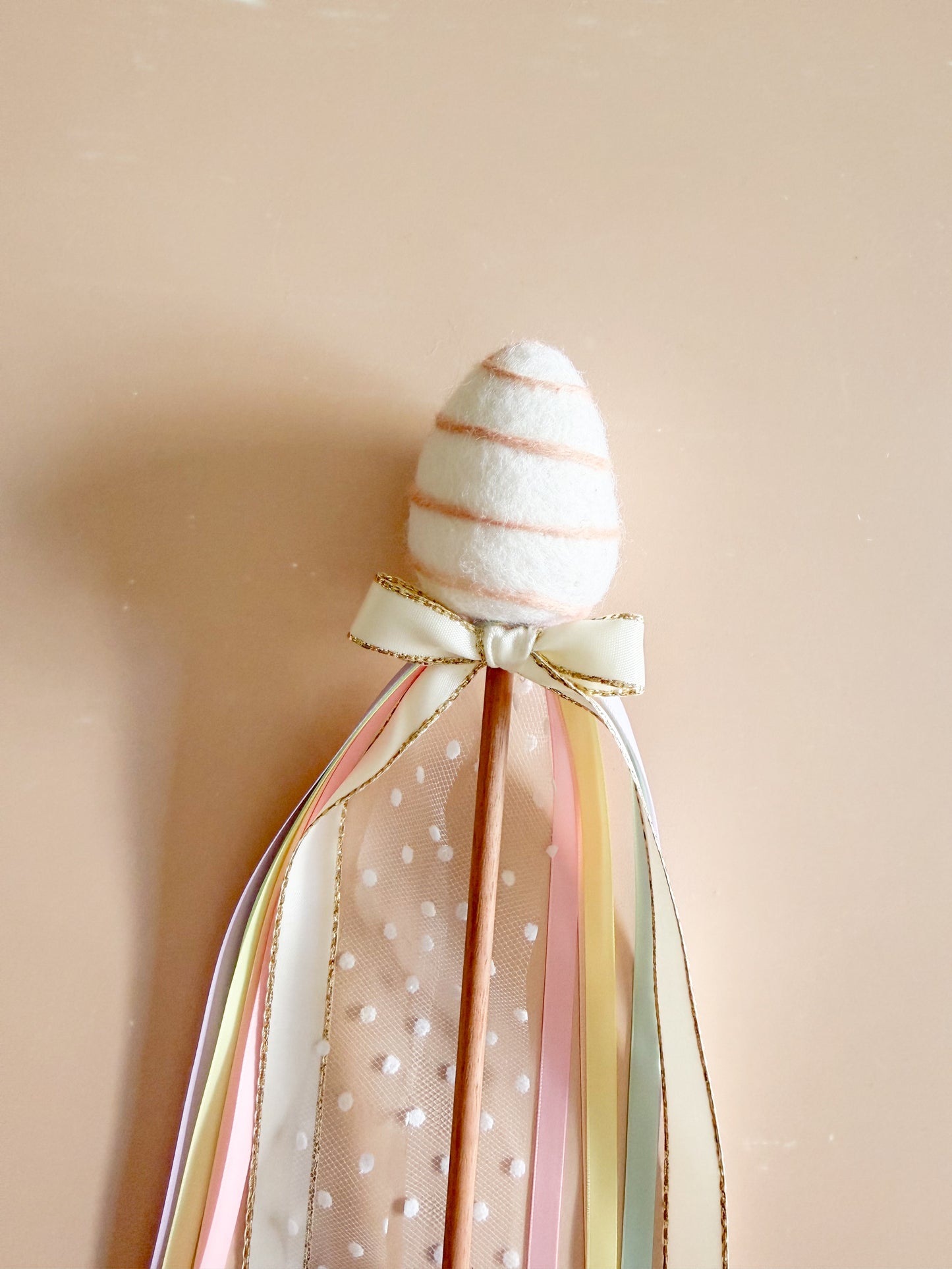 Pastel Easter Egg Wand